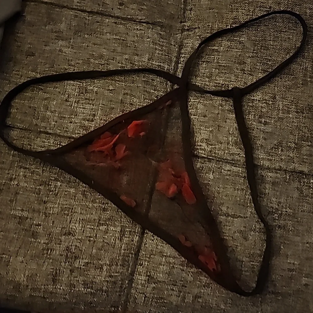 G-string - Picture 2 of 2